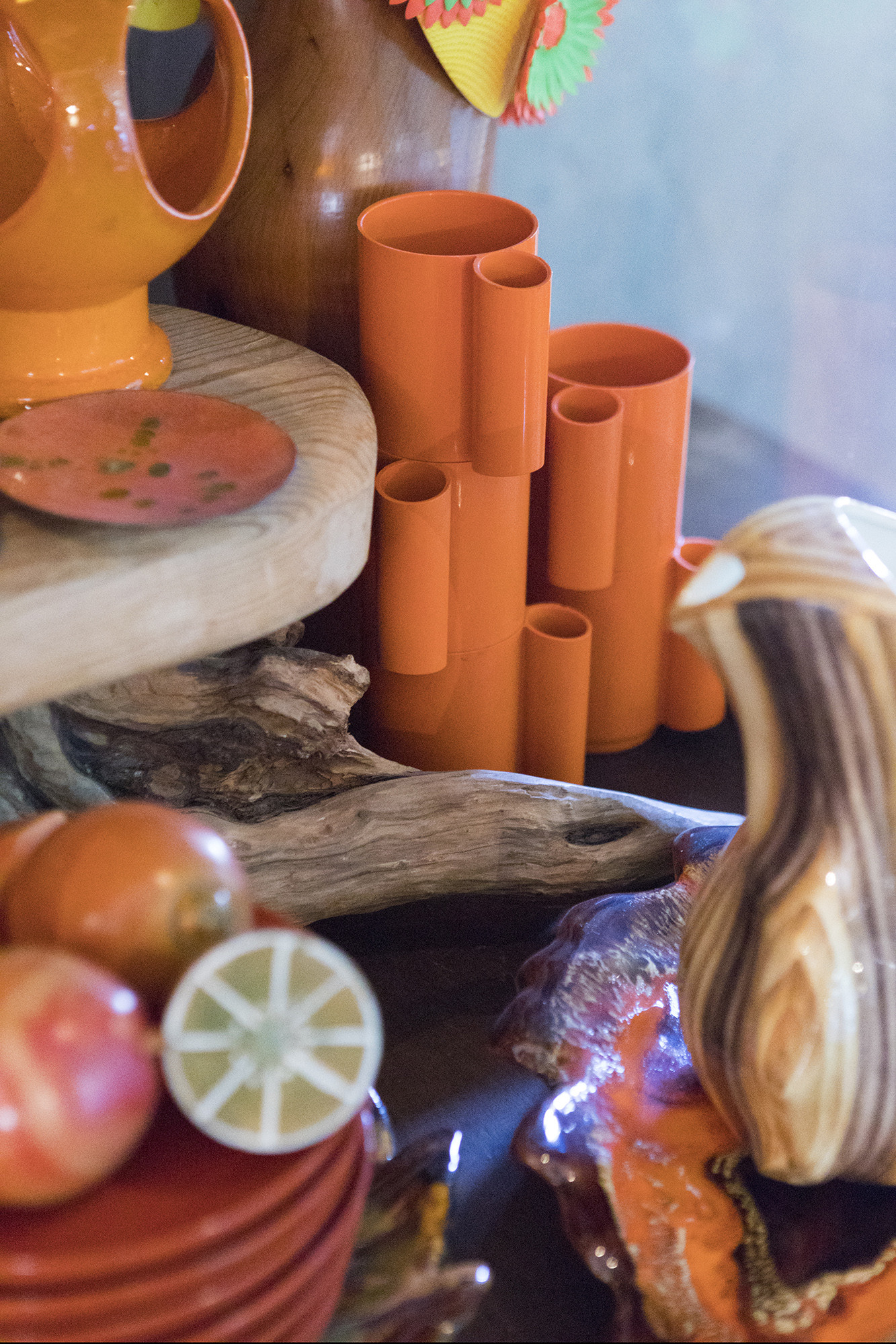 Los Enamorados — ceramics and vintage objects