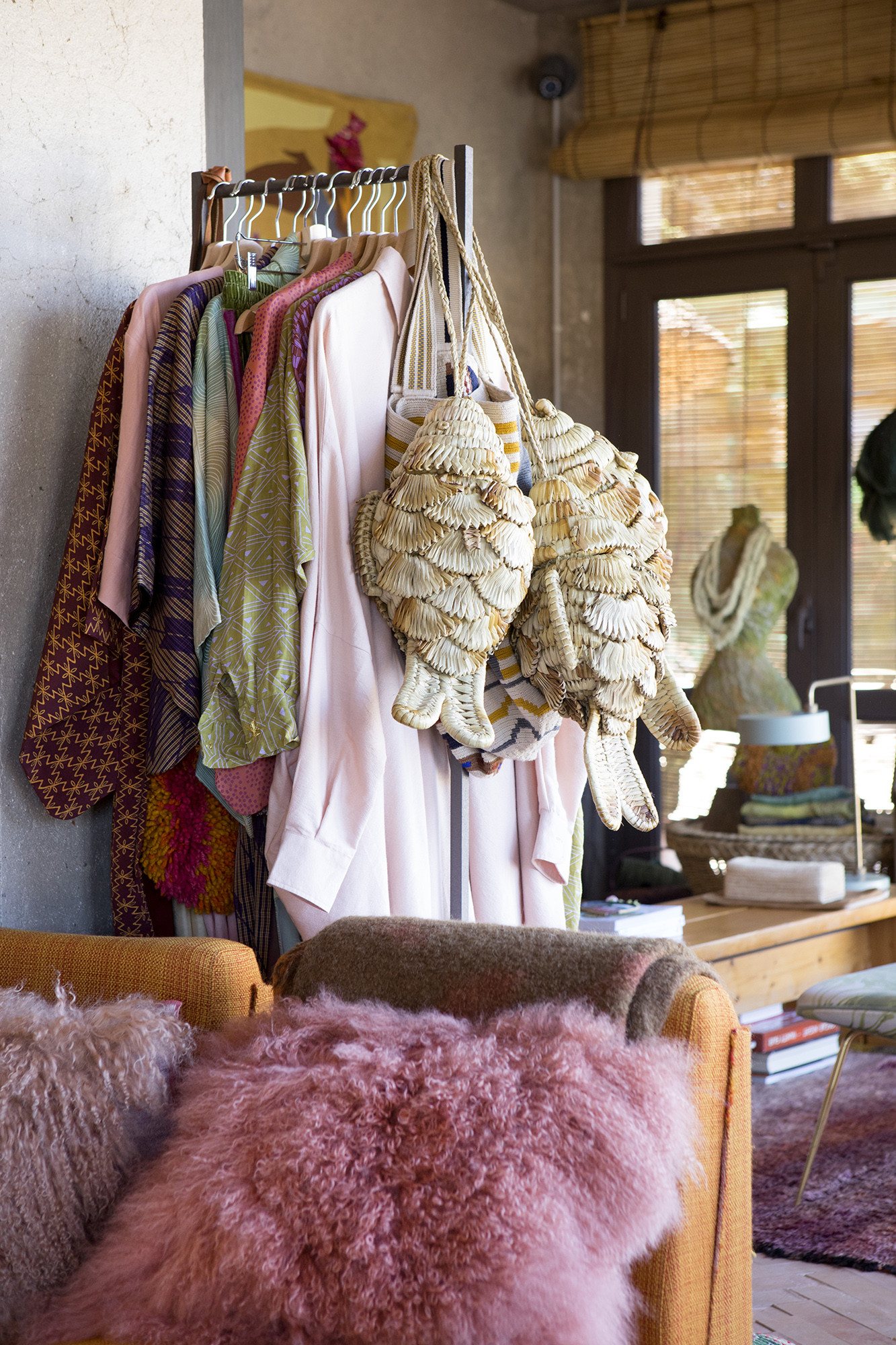 Los Enamorados — boutique clothes rack
