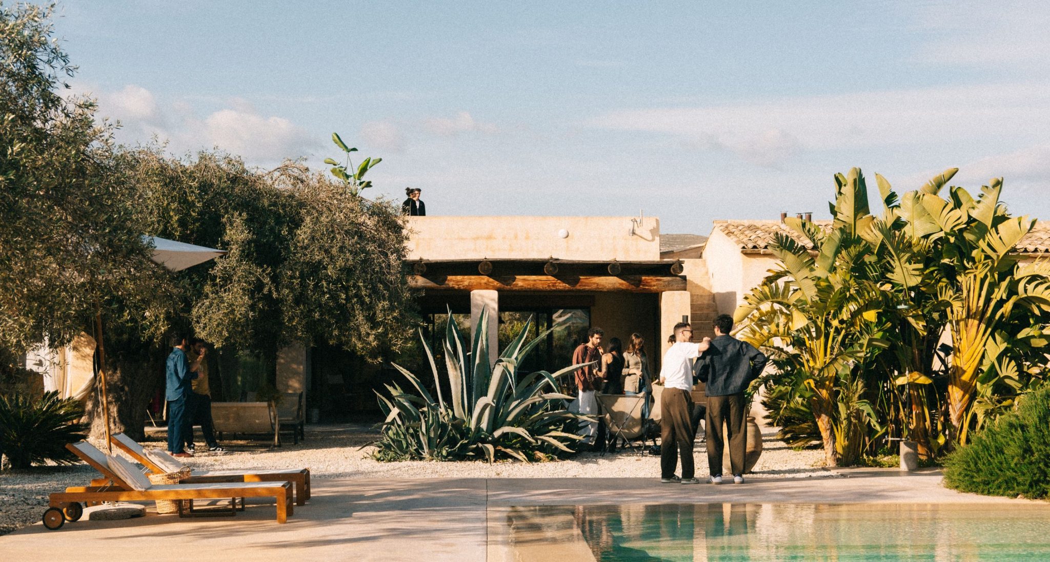 Iuta Farm — a shared moment by the pool
